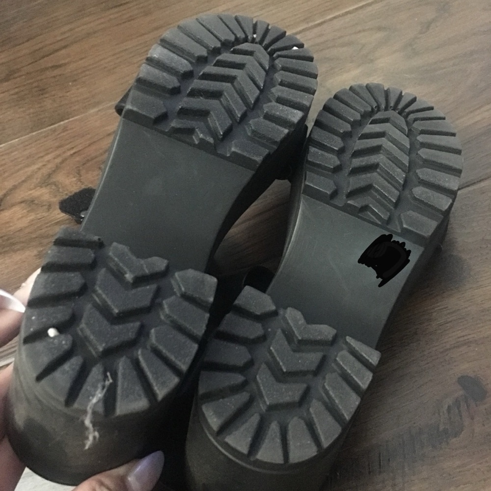 STEVE MADDEN Black Gelato Platform Sandals - Picture 9 of 9